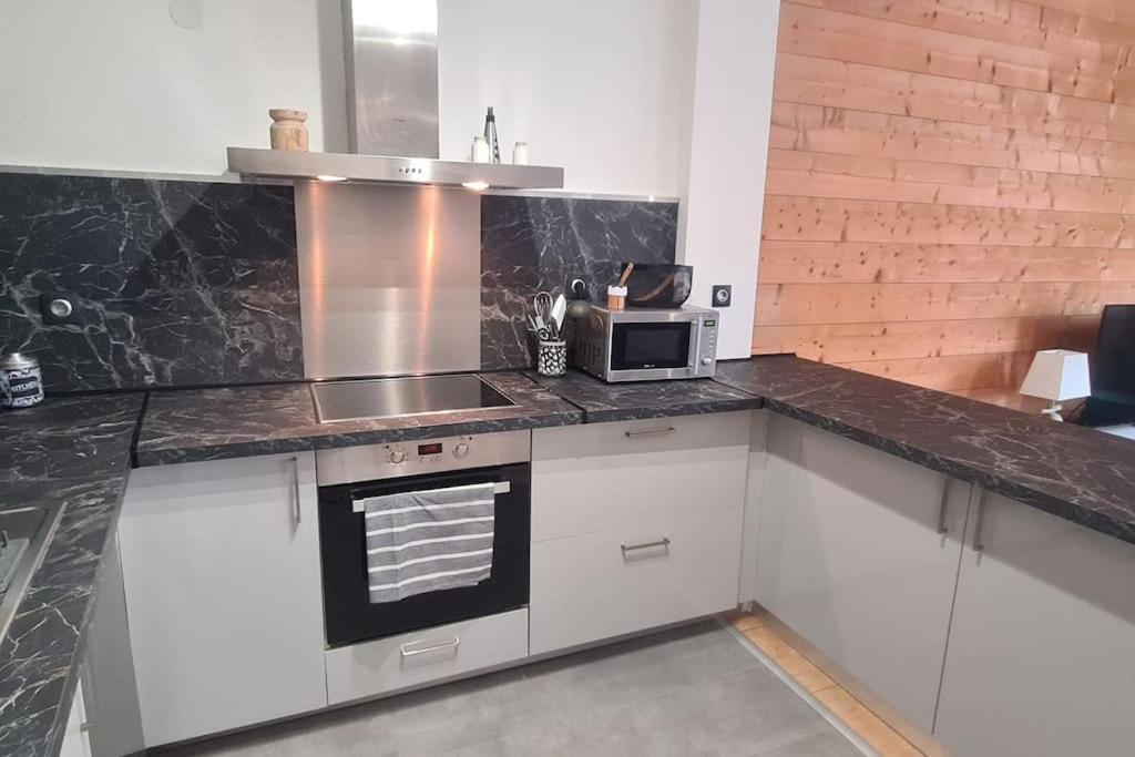 Le Bon Appart Cons-Sainte-Colombe Esterno foto